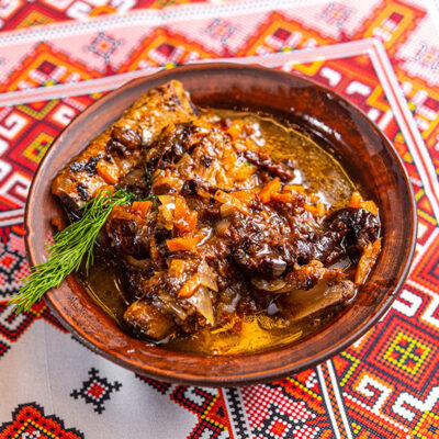 Реберця з чорносливом